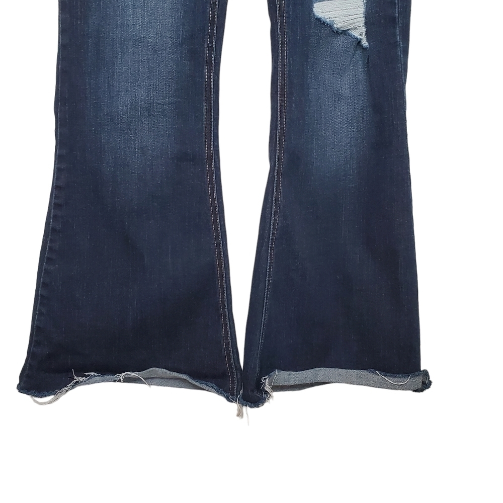 KanCan Women's Flared Jeans, Button Fly Distressed Dark Wash Size 5, 26" Waist - Picture 4 of 11